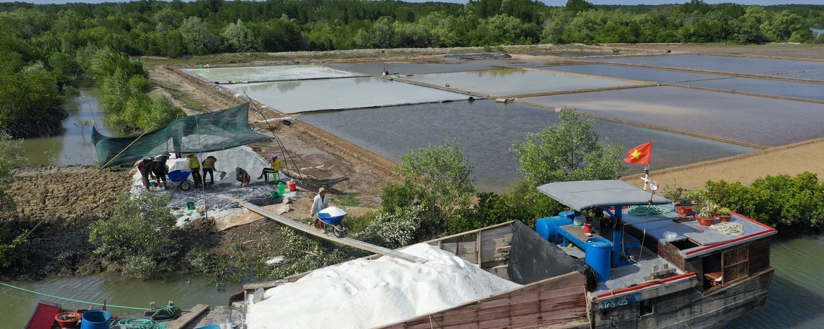 thieng Lieng salt field